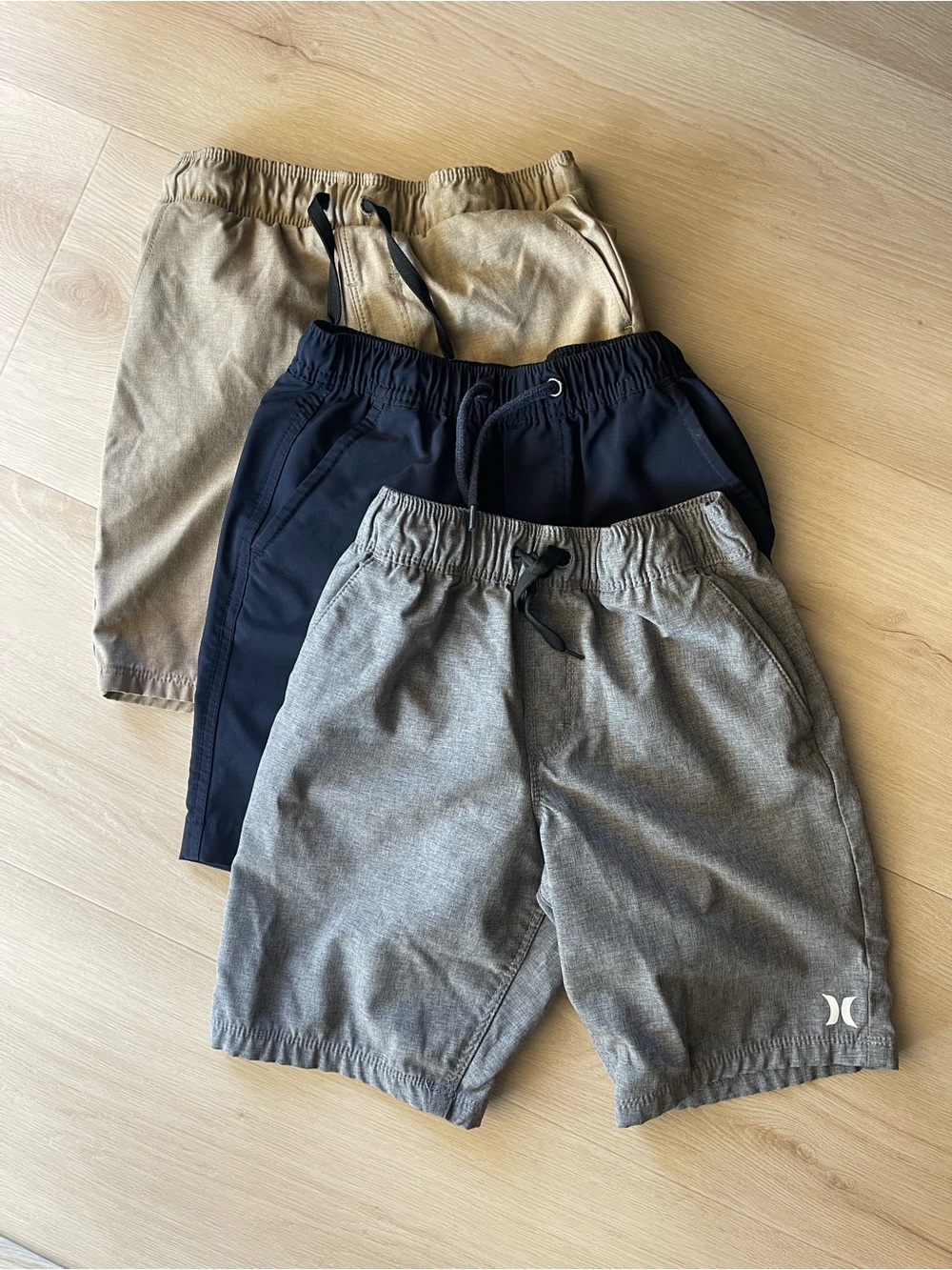 Kids 3-Pack Elastic-Waist Shorts in Gray, Navy, and Tan size 7